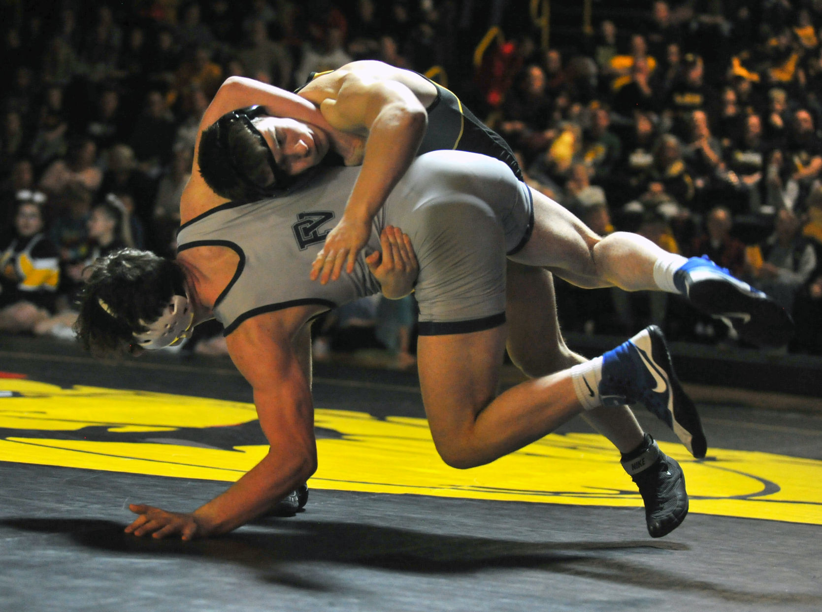 Pleasant Valley vs Bettendorf wrestling